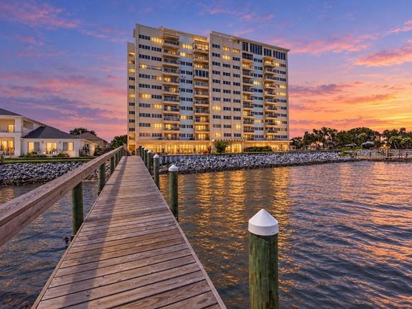 825 Bayshore Drive, Unit #304, Pensacola, FL 32507