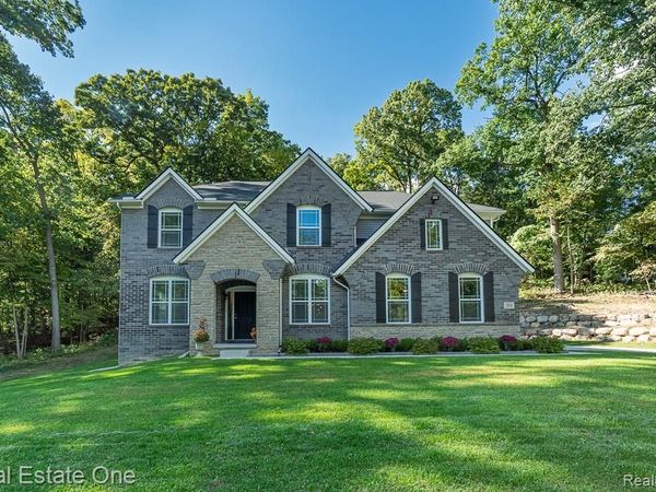 201 Beechview Drive S, Oakland Township, Mi 48306