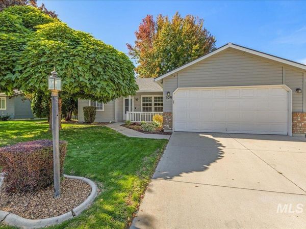 929 Pelican Way, Meridian, ID 83642