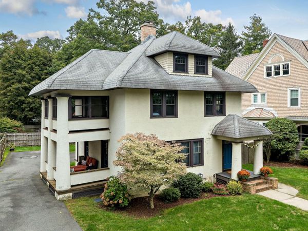 22 S Park Ave, Longmeadow, MA 01106