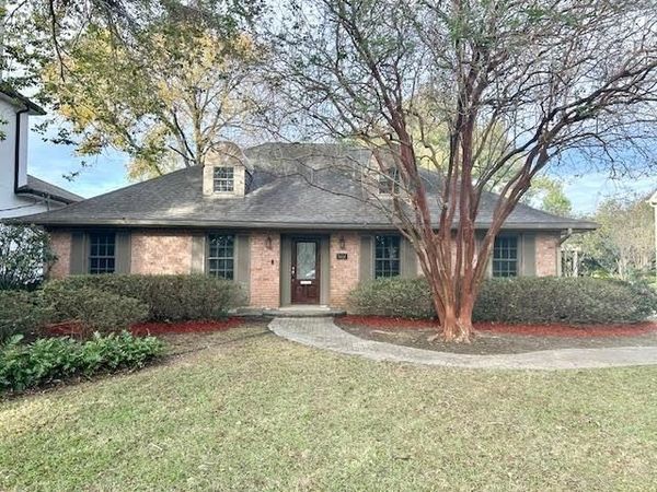 5656 BELLAIRE Drive, New Orleans, LA 70124