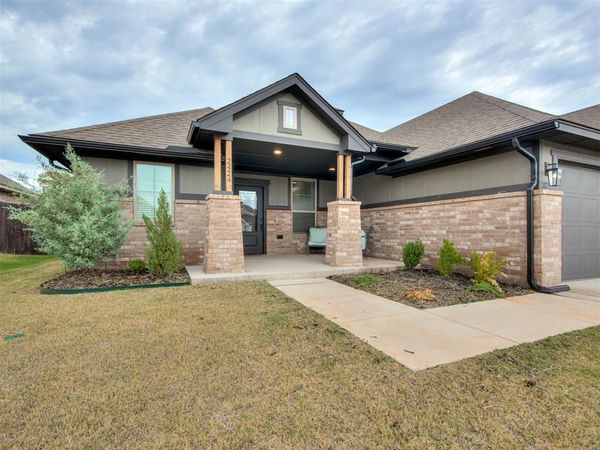 2424 Creekview Trail, Moore, OK 73160