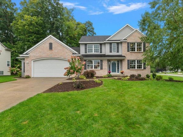 8140 Siesta Drive NE, Rockford, MI 49341