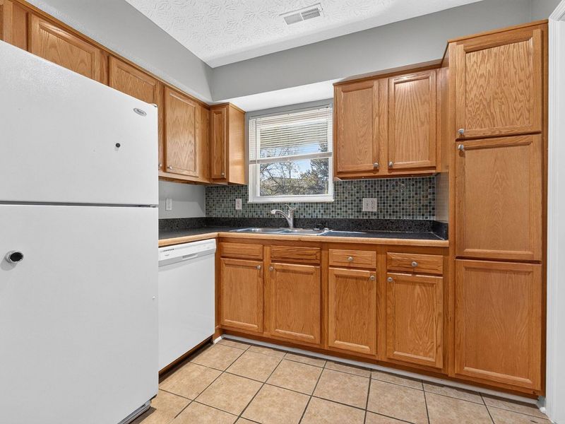 1999 Cory Drive , Hilliard, OH 43026 Photo 14