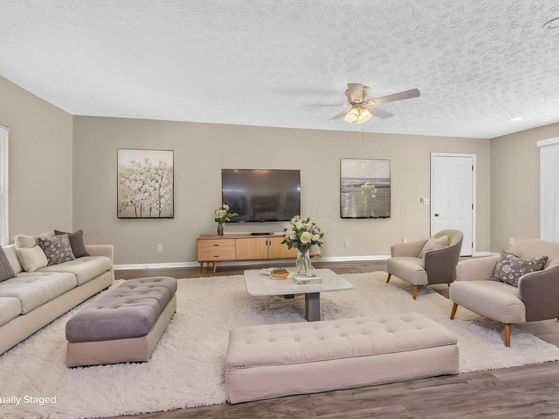 1999 Cory Drive , Hilliard, OH 43026 Photo 5