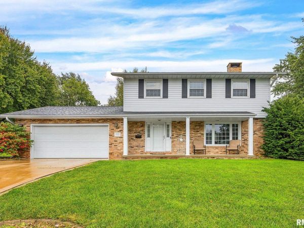 1010 KNOLLCREST Drive, Washington, IL 61571