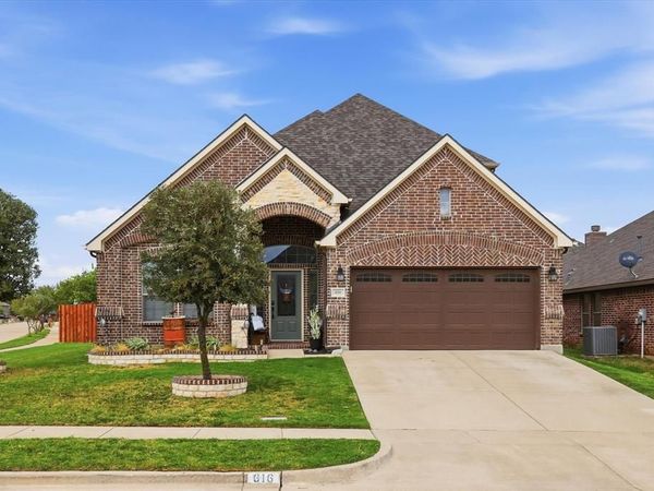 616 Seabourne Drive, Saginaw, TX 76179