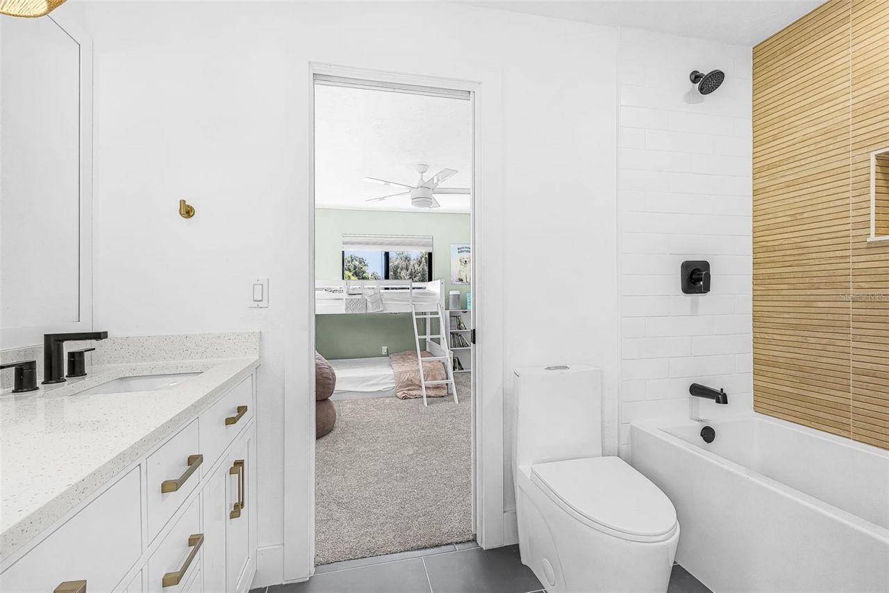 3620 Pembrook Dr, Sarasota, FL 34239 Photo