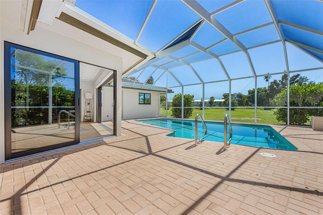 3620 Pembrook Dr, Sarasota, FL 34239 Photo