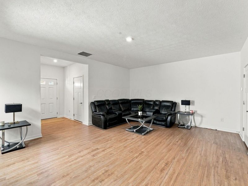2831 Horsham Drive, Grove City, OH 43123 Photo 8