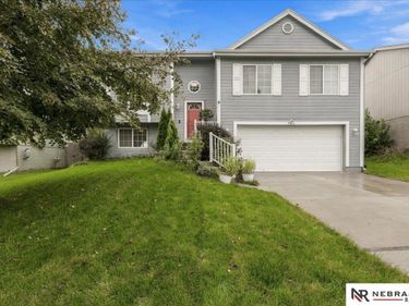 7412 N 74th Street, Omaha, NE 68122