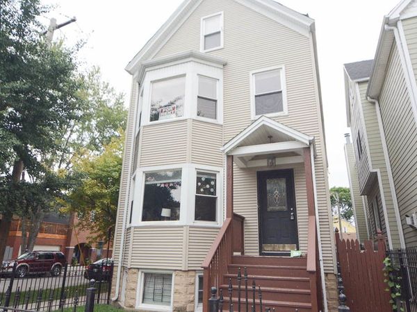 2101 W Montrose Avenue , Unit 2, Chicago, IL 60618