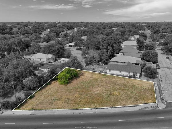 1401 W Waco Drive , Waco, TX 76701