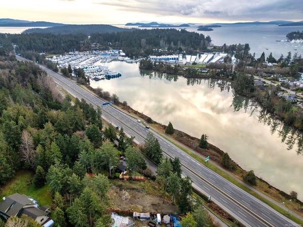1850 Swartz Bay Rd , North Saanich, BC V8L 5R2