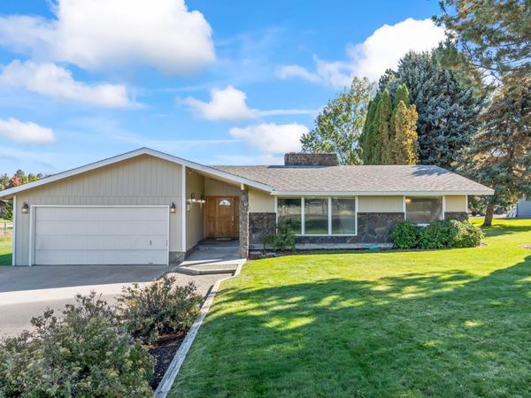 965 NE Brown Drive, Madras, OR 97741