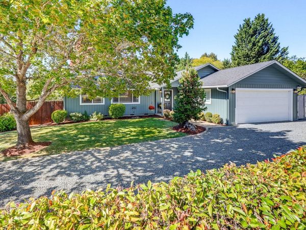 529 Broadway Street, Rogue River, OR 97537