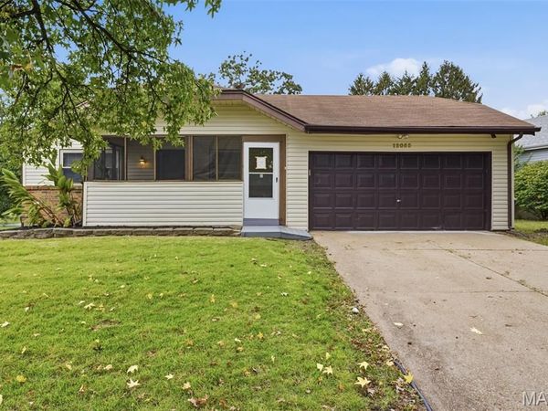 12053 La Padera , Florissant, MO 63033