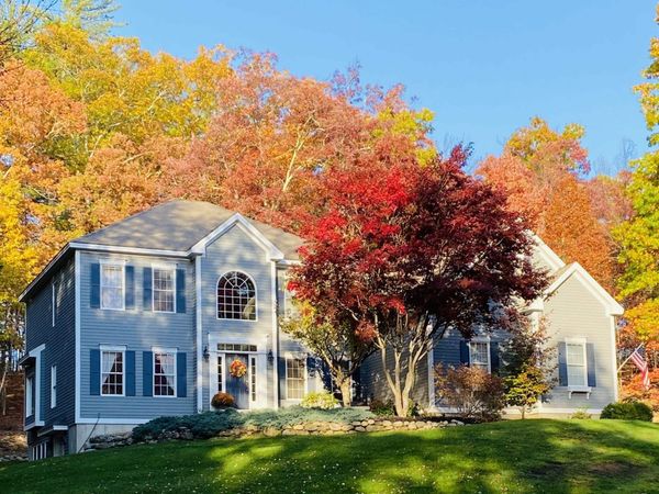 39 Colonel Daniels Drive, Bedford, NH 03110