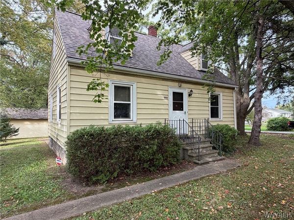 1555 Ridge Road , Lewiston, NY 14092