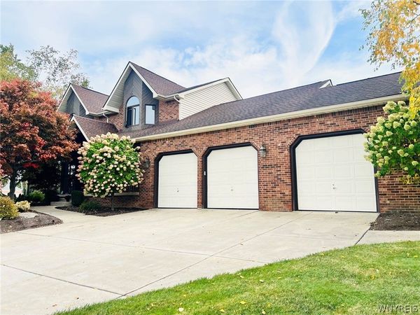 5470 Country Club Lane , Hamburg, NY 14075