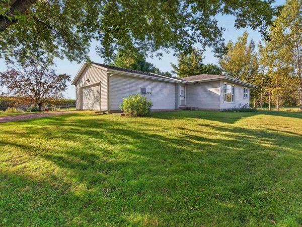 E7943 STATE ROAD 54, New London, WI 54961