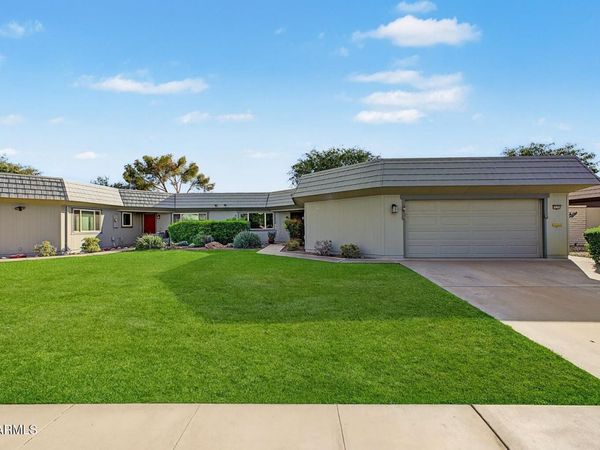 10189 W PINEAIRE Drive, Sun City, AZ 85351