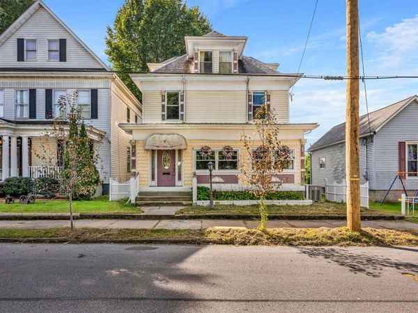 1115 7th St, Moundsville, WV 26041