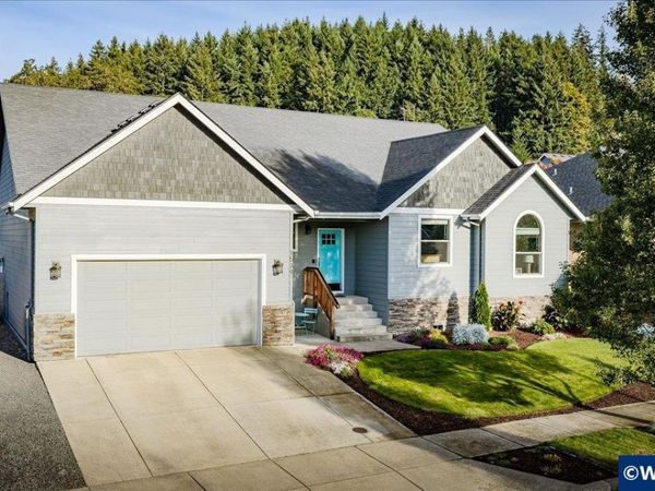1539 Lakeview Dr NE, Silverton, OR 97381