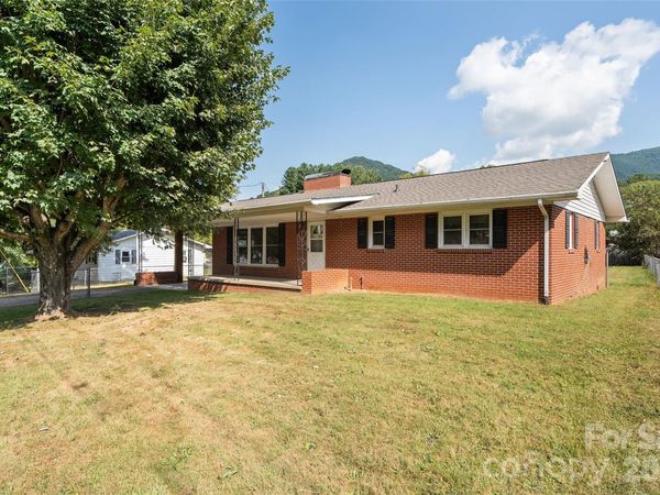 1567 Allens Creek Road , Waynesville, NC 28786