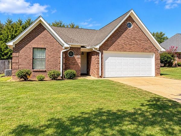 125 Jim Warren Cv., Saltillo, MS 38866
