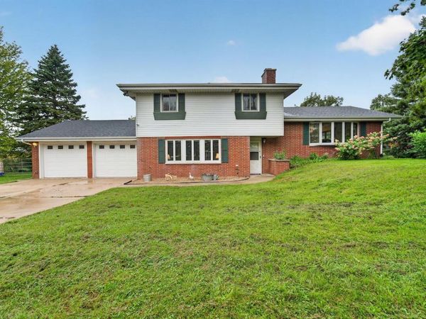 1708 N Colony AVENUE, Union Grove, WI 53182