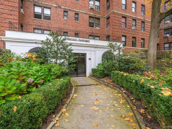 1 Broad Parkway, Unit 4L, White Plains, NY 10601