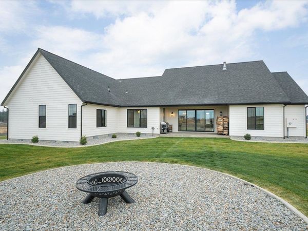 23070 W McFarlane Rd, Medical Lake, WA 99022