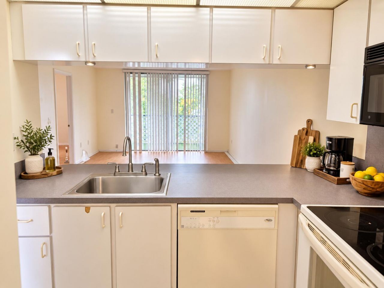 6800 Cypress Road, Unit 402, Plantation, FL 33317 Photo