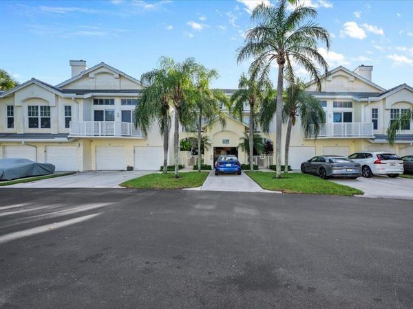 105 MAINSAIL Circle, Jupiter, FL 33477
