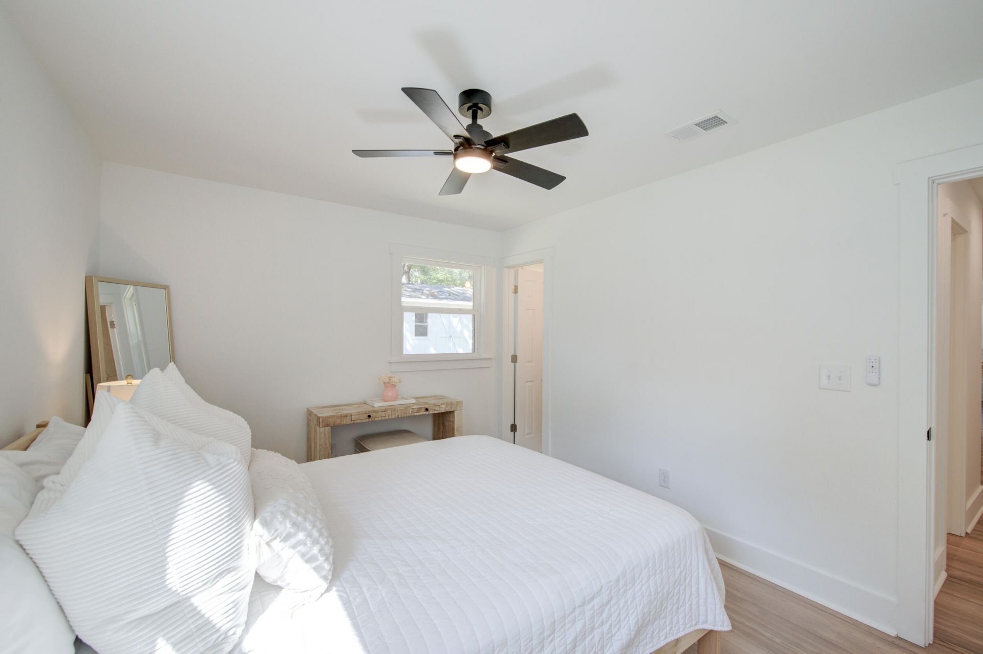 1472 Village Road Photo 16