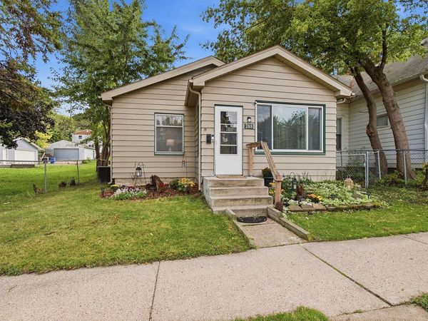 268 Sidney Street E, Saint Paul, MN 55107