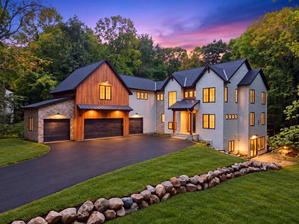 1426 Holdridge Circle, Wayzata, MN 55391