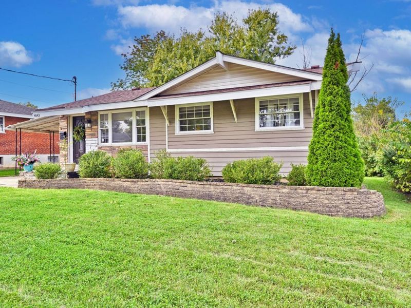 4043 Beavercreek Circle, Sharonville, OH 45241 Photo 2