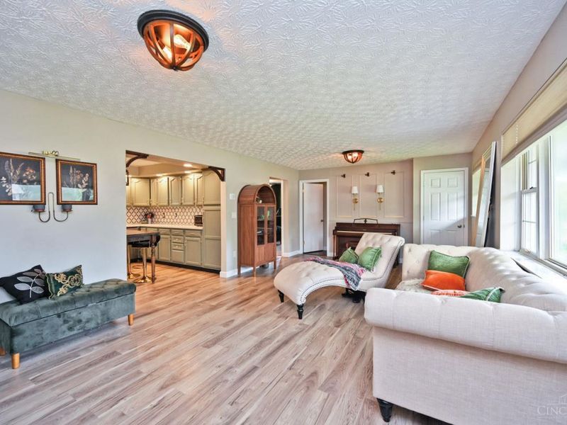 4043 Beavercreek Circle, Sharonville, OH 45241 Photo 3