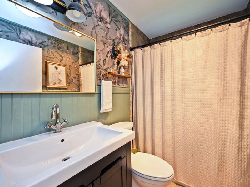 4043 Beavercreek Circle, Sharonville, OH 45241 Photo 7