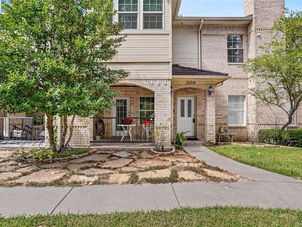 2104 Lakeforest Drive, Weatherford, TX 76087