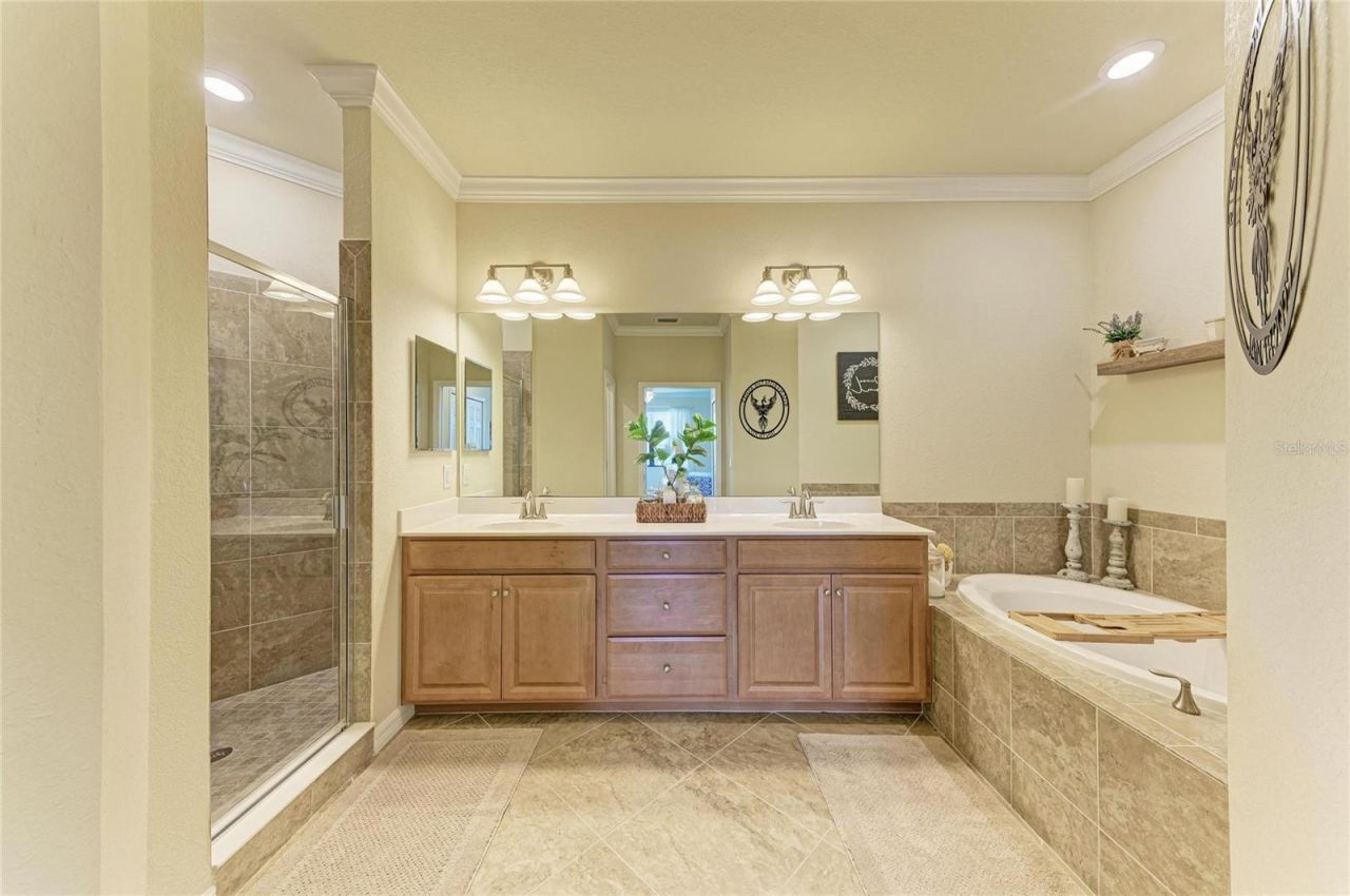 20051 Ragazza Circle, Unit 202, Venice, FL 34293 Photo
