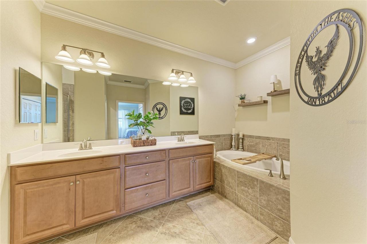 20051 Ragazza Circle, Unit 202, Venice, FL 34293 Photo