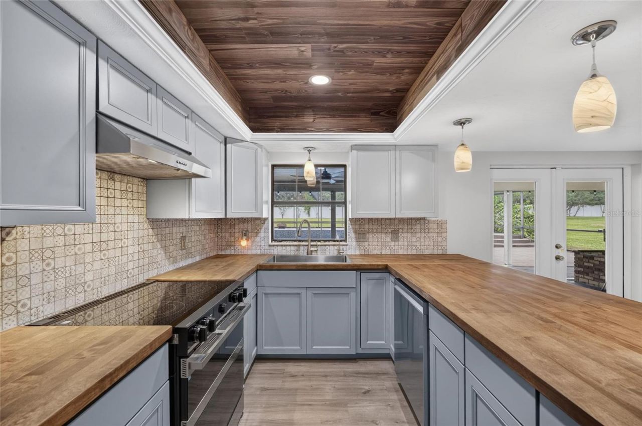 12603 Lake Hills Drive , Riverview, FL 33569 Photo