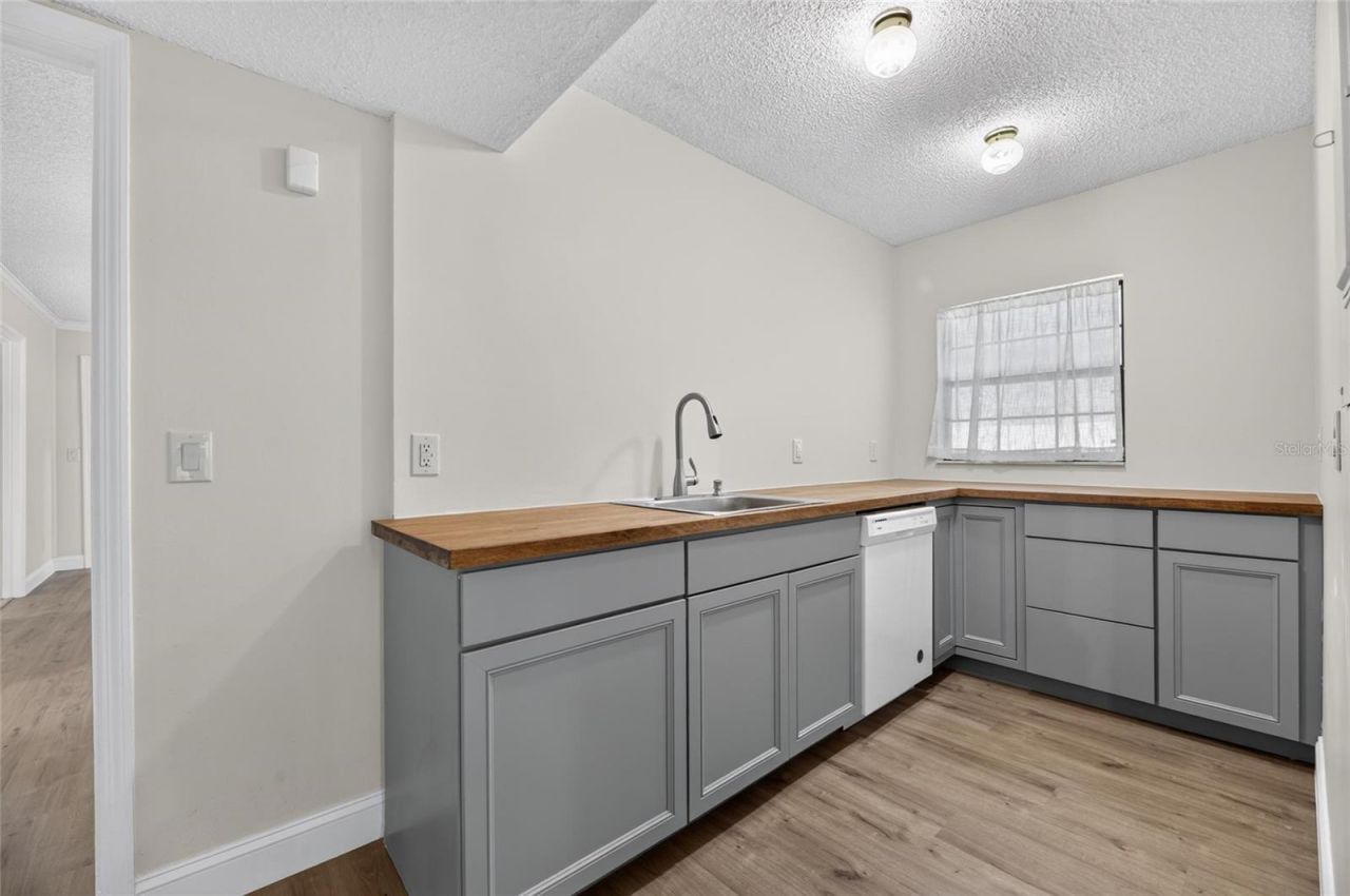 12603 Lake Hills Drive , Riverview, FL 33569 Photo