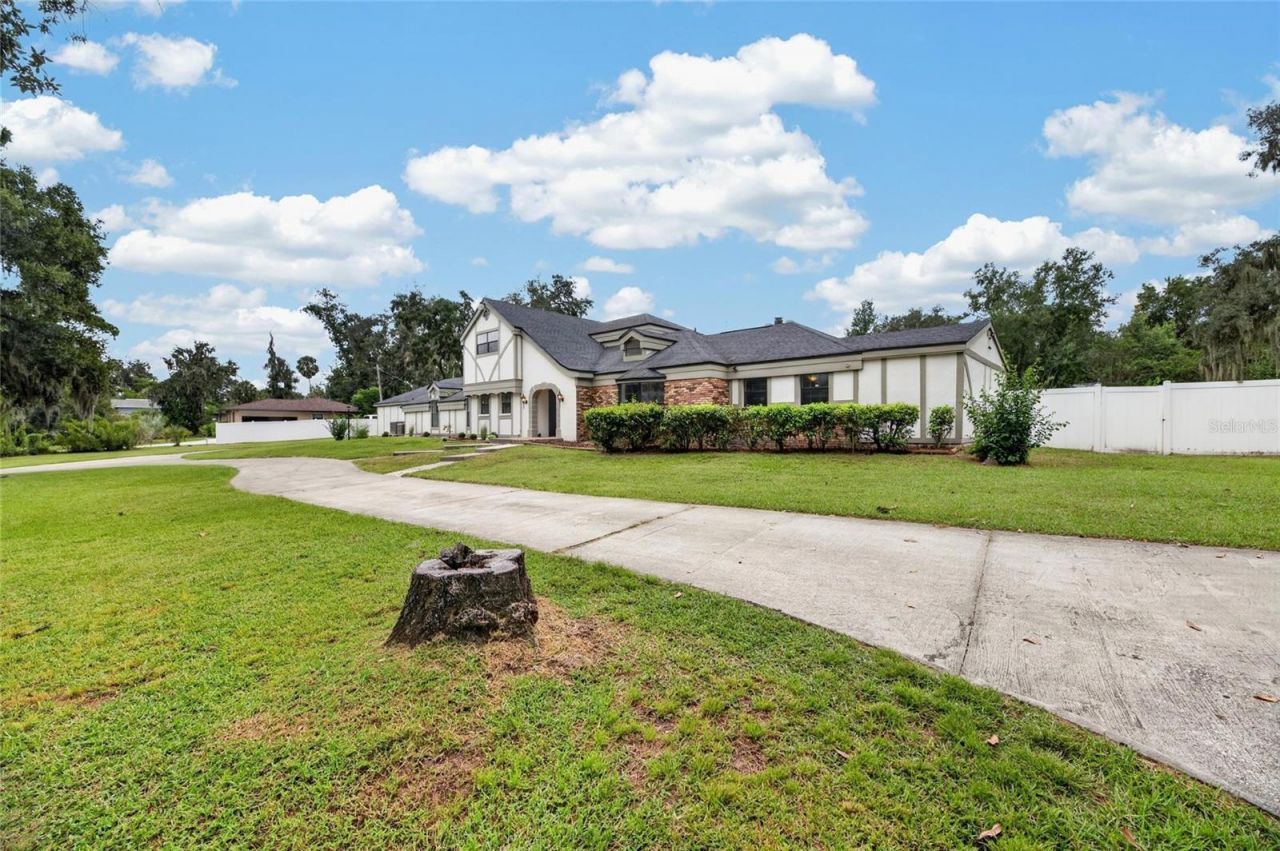 12603 Lake Hills Drive , Riverview, FL 33569 Photo