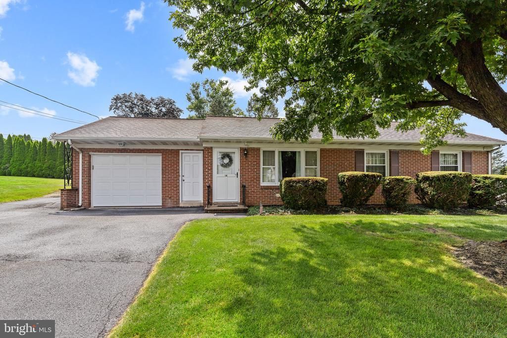 14 S FARMERSVILLE ROAD, LEOLA, PA 17540