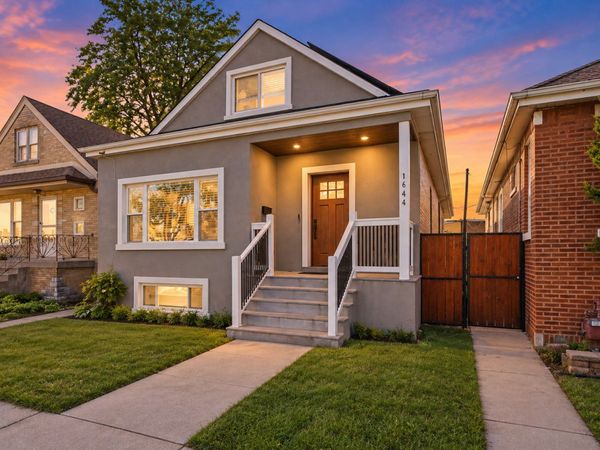 6148 S Moody Avenue, Chicago, IL 60638