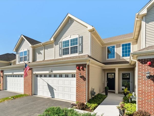 1243 Hawk Hollow Drive , Yorkville, IL 60560